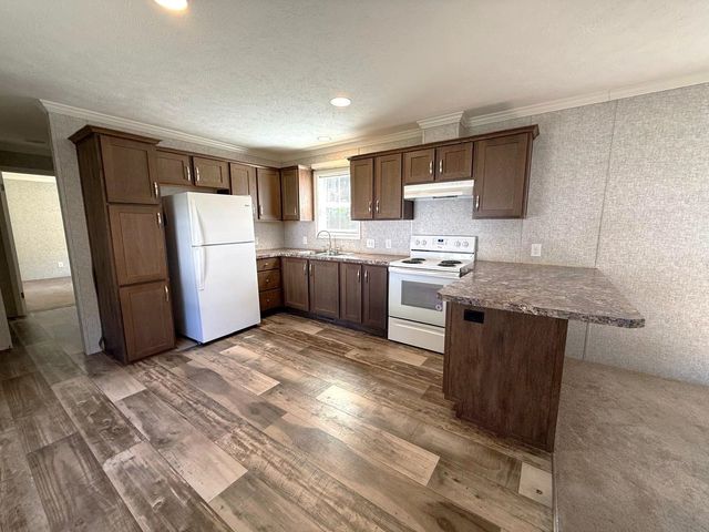 23 Conifer Place, Londonderry, NH 03053
