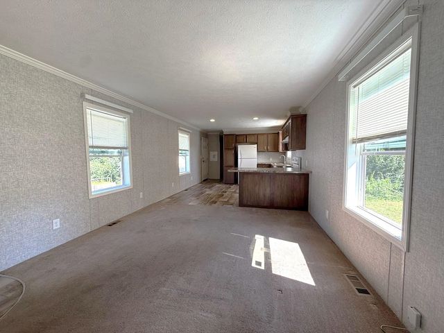 23 Conifer Place, Londonderry, NH 03053