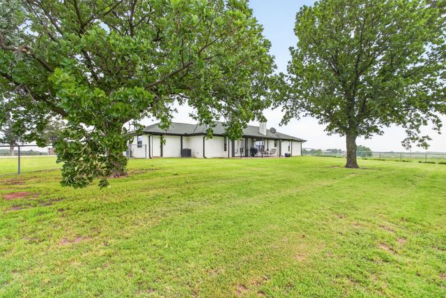 3914 Alamo Road, Bowie, TX 76230