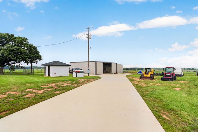 3914 Alamo Road, Bowie, TX 76230