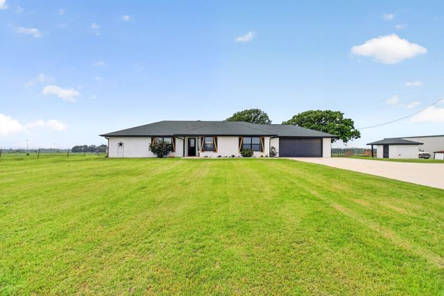 3914 Alamo Road, Bowie, TX 76230