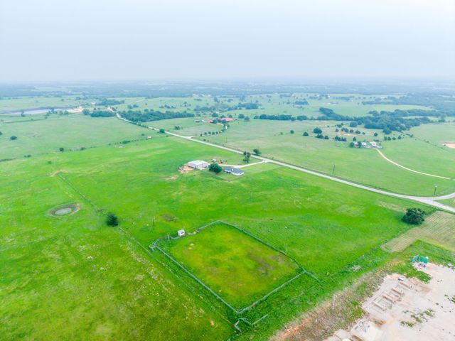 3914 Alamo Road, Bowie, TX 76230