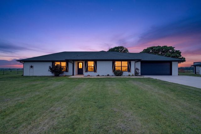 3914 Alamo Road, Bowie, TX 76230