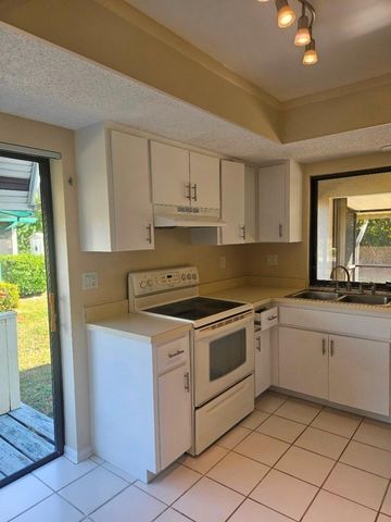 521 MERIDAN AVENUE NW, Port Charlotte, FL 33952