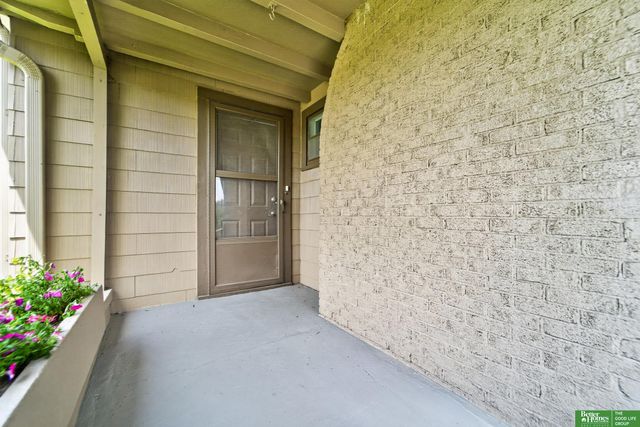 2370 Fontenelle Boulevard, Omaha, NE 68104
