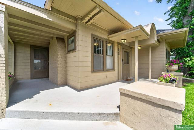 2370 Fontenelle Boulevard, Omaha, NE 68104