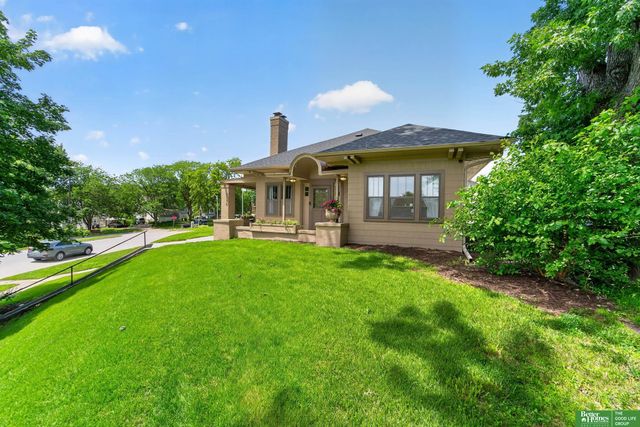 2370 Fontenelle Boulevard, Omaha, NE 68104