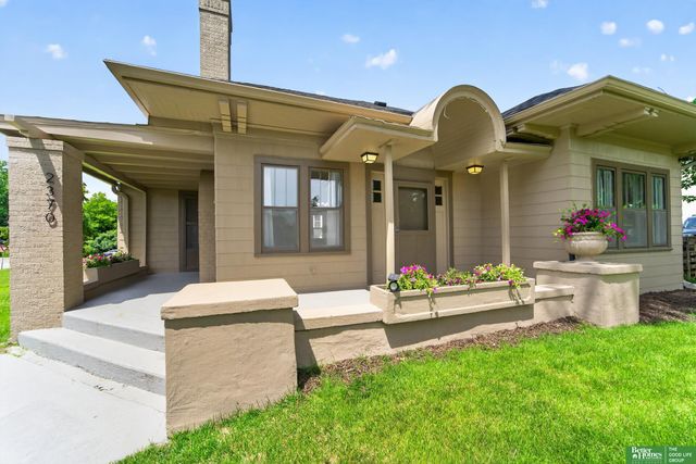 2370 Fontenelle Boulevard, Omaha, NE 68104