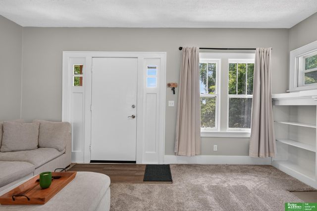 2370 Fontenelle Boulevard, Omaha, NE 68104
