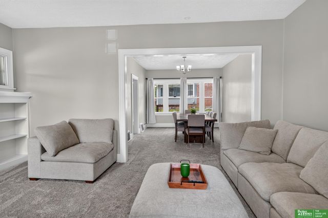 2370 Fontenelle Boulevard, Omaha, NE 68104