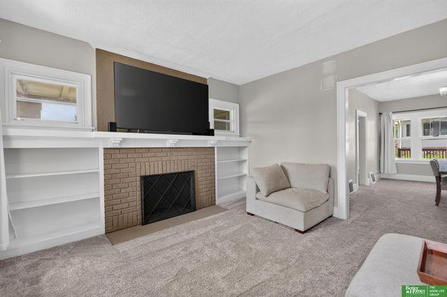 2370 Fontenelle Boulevard, Omaha, NE 68104