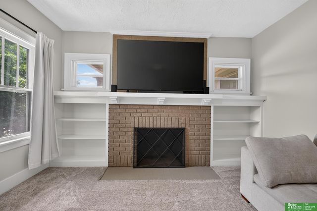 2370 Fontenelle Boulevard, Omaha, NE 68104