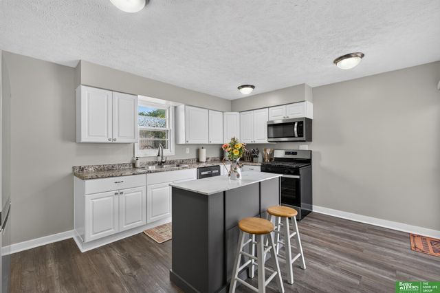 2370 Fontenelle Boulevard, Omaha, NE 68104