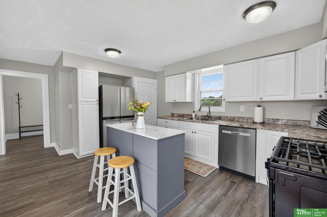 2370 Fontenelle Boulevard, Omaha, NE 68104