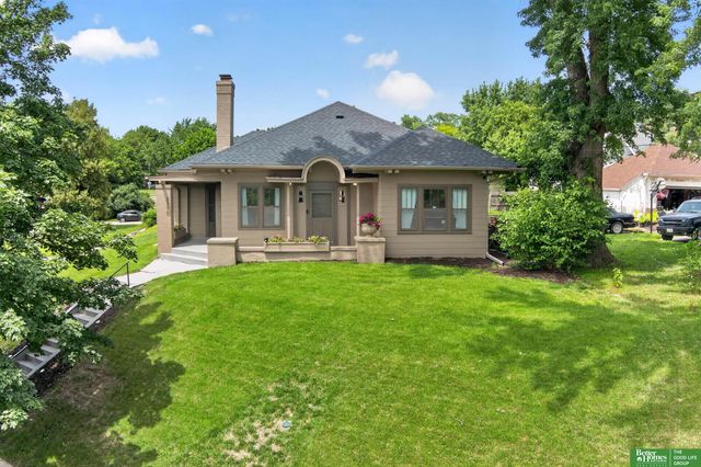 2370 Fontenelle Boulevard, Omaha, NE 68104