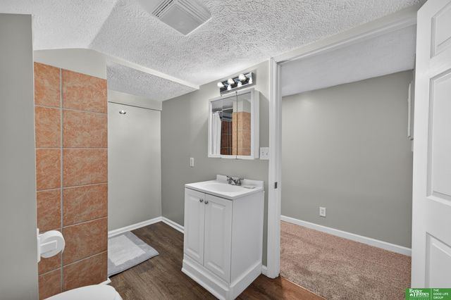2370 Fontenelle Boulevard, Omaha, NE 68104