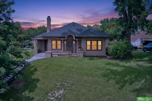 2370 Fontenelle Boulevard, Omaha, NE 68104