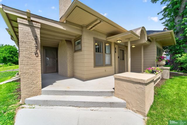 2370 Fontenelle Boulevard, Omaha, NE 68104
