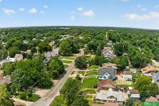 2370 Fontenelle Boulevard, Omaha, NE 68104
