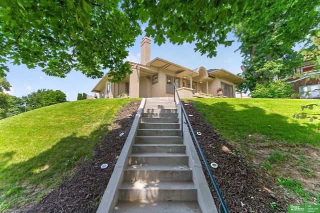2370 Fontenelle Boulevard, Omaha, NE 68104