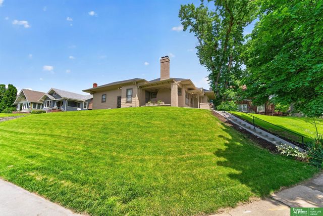 2370 Fontenelle Boulevard, Omaha, NE 68104