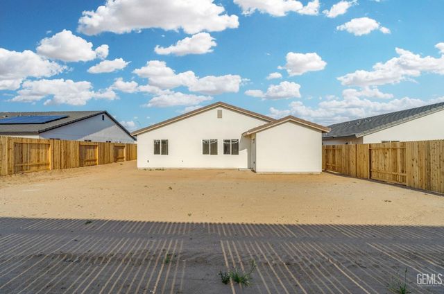 618 Poinsettia Street, Bakersfield, CA 93307