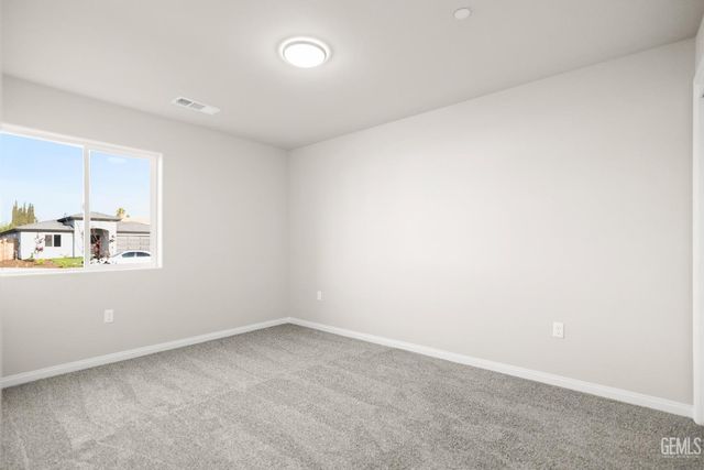 618 Poinsettia Street, Bakersfield, CA 93307