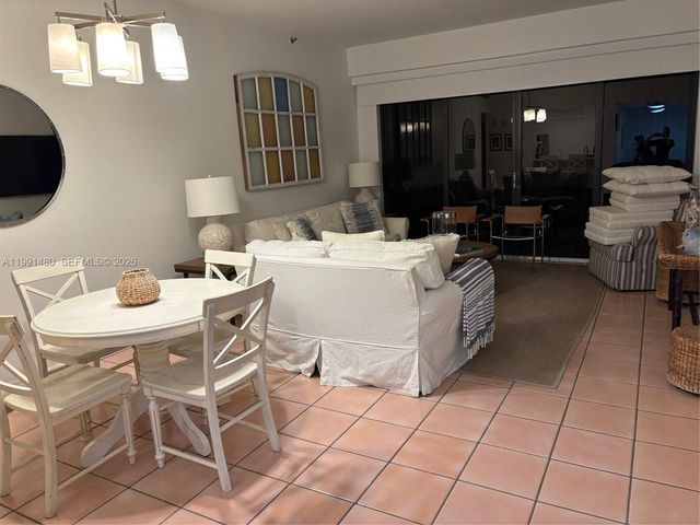 201 Crandon Blvd 120, Key Biscayne, FL 33149