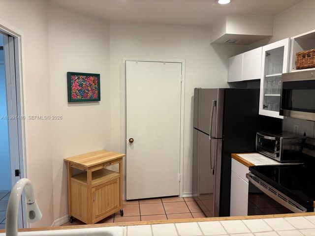 201 Crandon Blvd 120, Key Biscayne, FL 33149