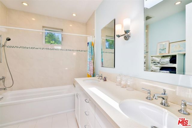 749 Milwood Avenue, Venice (los Angeles), CA 90291