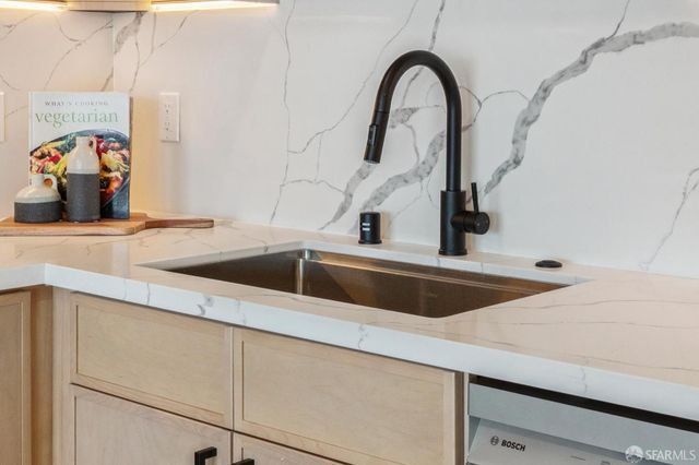 965 Brussels Street, San Francisco, CA 94134