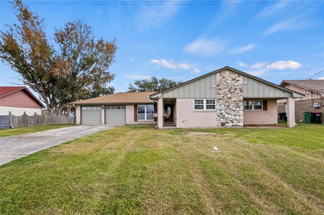 214 Yaupon Drive, Baytown, TX 77520