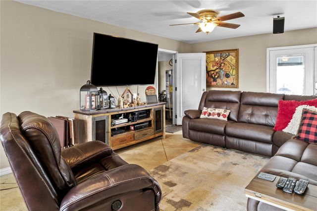 214 Yaupon Drive, Baytown, TX 77520