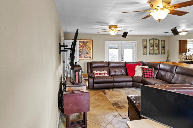 214 Yaupon Drive, Baytown, TX 77520