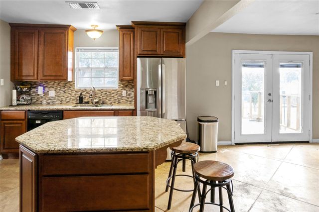 214 Yaupon Drive, Baytown, TX 77520