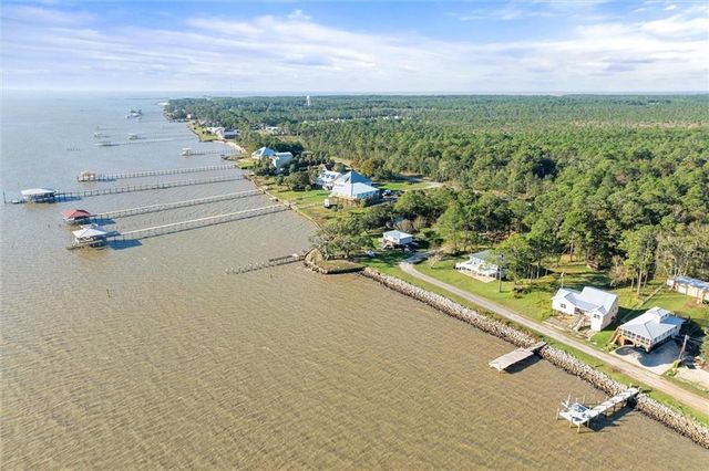 15111 Regus Road, Coden, AL 36523