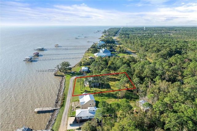 15111 Regus Road, Coden, AL 36523