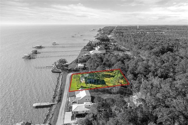 15111 Regus Road, Coden, AL 36523