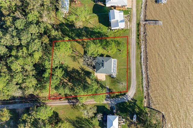 15111 Regus Road, Coden, AL 36523