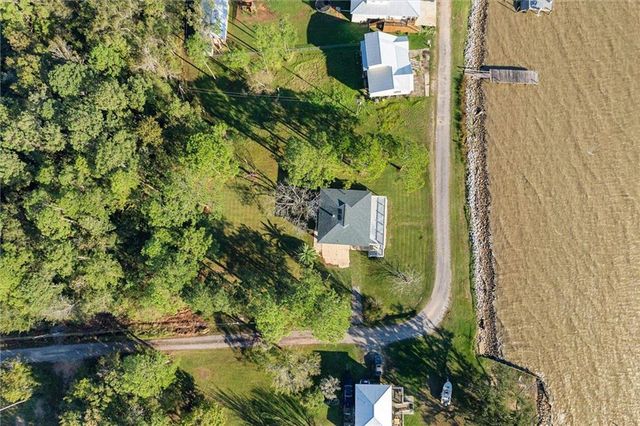 15111 Regus Road, Coden, AL 36523