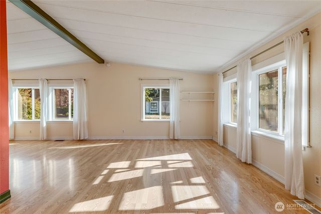 2055 Victoria Avenue, Port Townsend, WA 98368