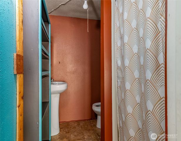 2055 Victoria Avenue, Port Townsend, WA 98368