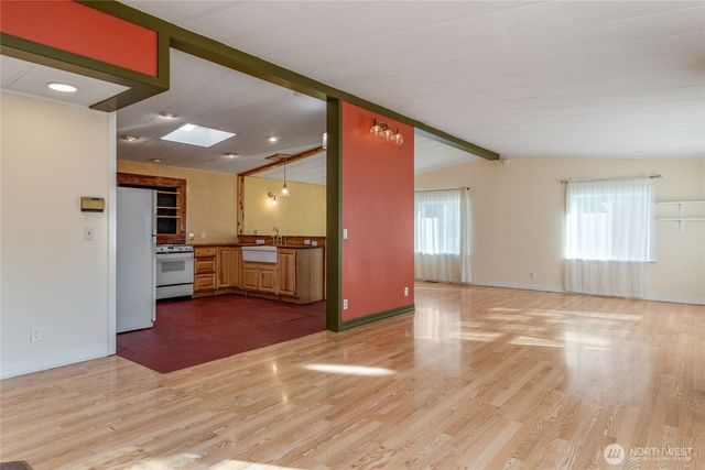 2055 Victoria Avenue, Port Townsend, WA 98368