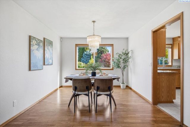 2460 Westmoreland Dr, Richland, WA 99354