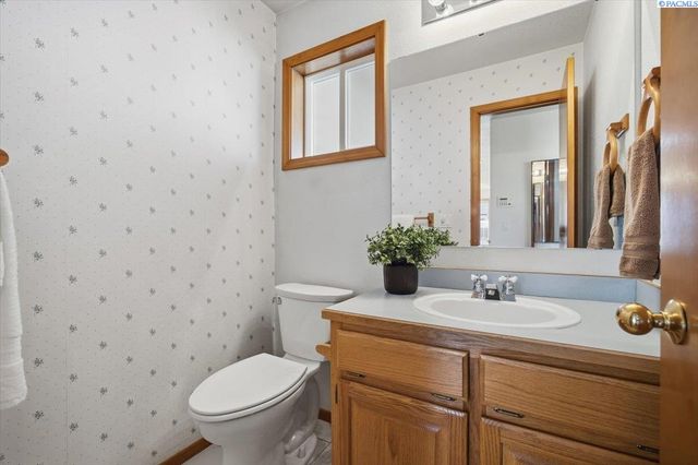 2460 Westmoreland Dr, Richland, WA 99354