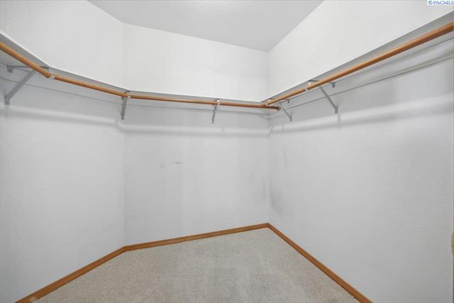 2460 Westmoreland Dr, Richland, WA 99354