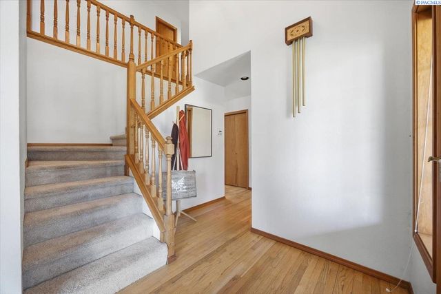 2460 Westmoreland Dr, Richland, WA 99354