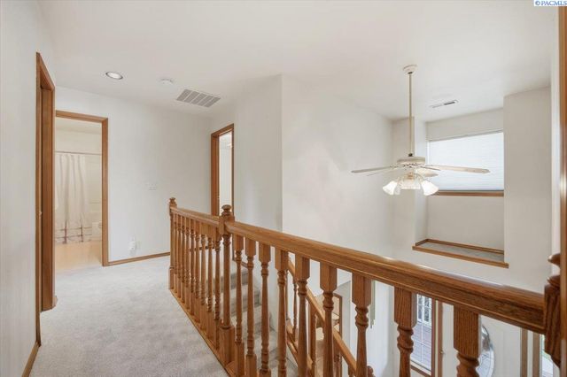 2460 Westmoreland Dr, Richland, WA 99354