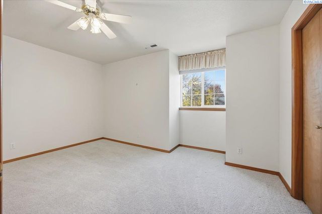 2460 Westmoreland Dr, Richland, WA 99354