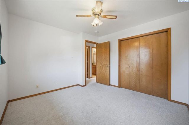 2460 Westmoreland Dr, Richland, WA 99354